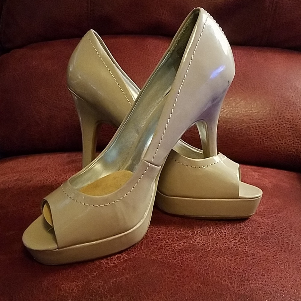 Candie's size 7 &1/2 medium heels